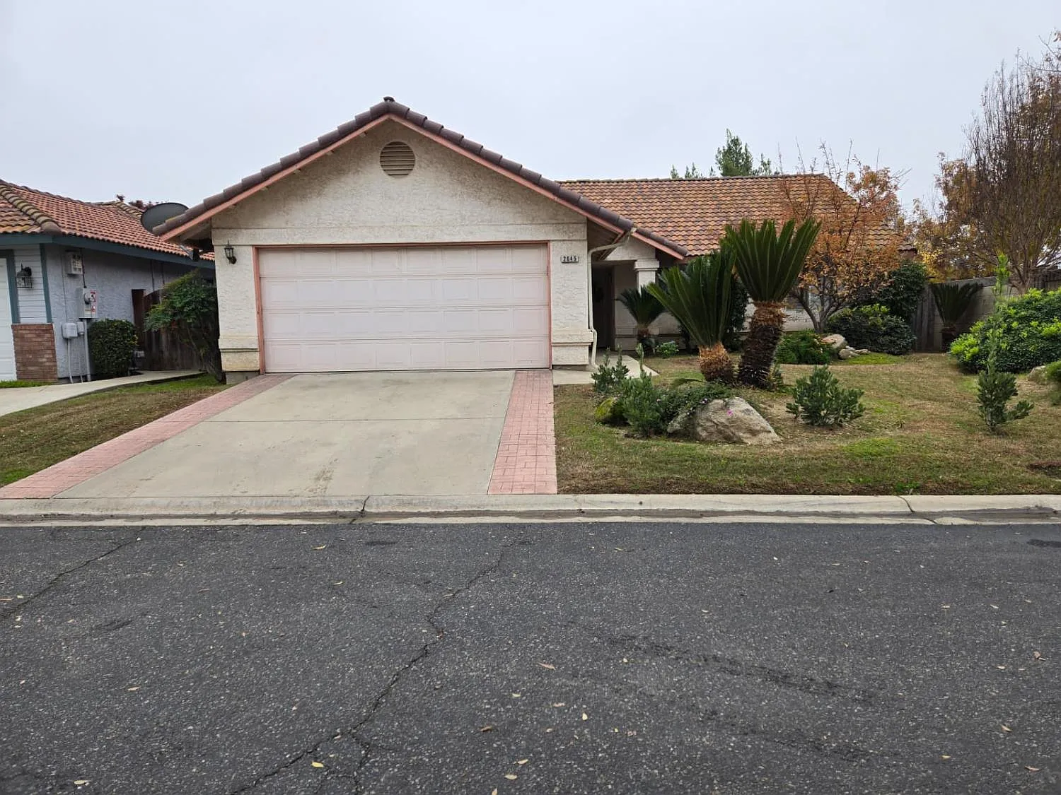 2645 Fowler Ave photo 1