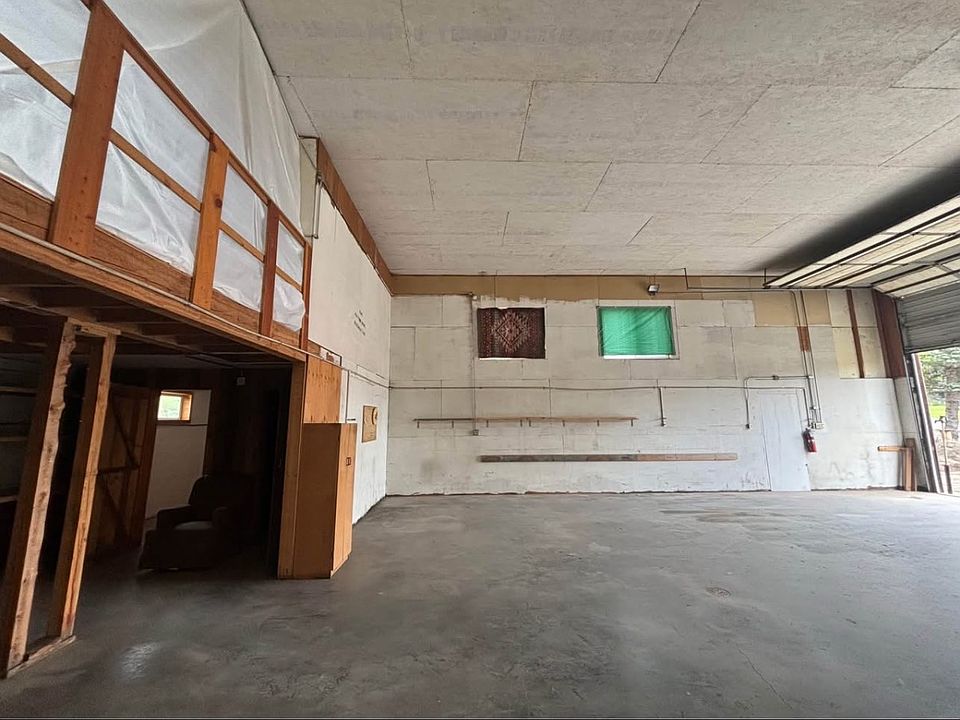 1st image of 620 6th St E #E