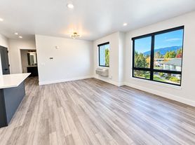105 Colorado Ave