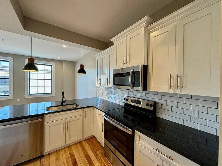116 S Main St #212 — Photo 3