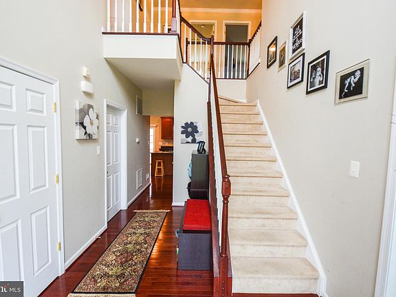 3rd image of 12 Sanctuary Ln