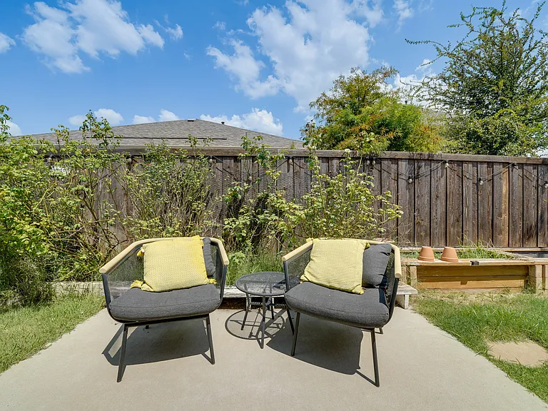 405 Club House Dr — Photo 23