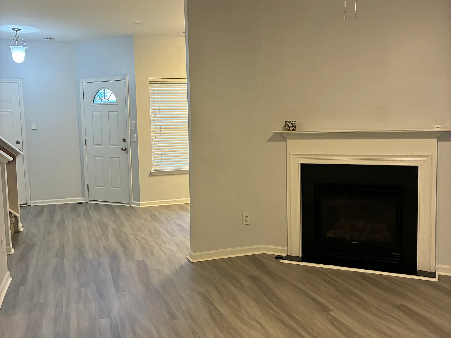 3 bed, 2.5 bath, 1661 sqft, $2,080 — Photo 2