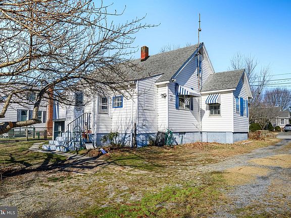 4th image of 327 Cypress St