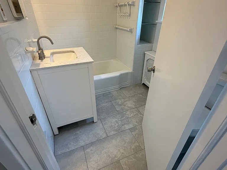 22 W Linden Ave #B — Photo 10