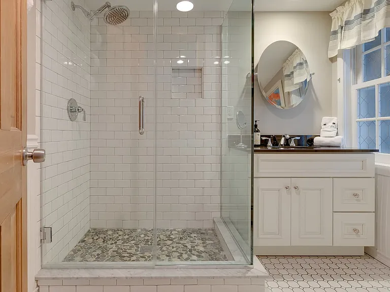 681 Old Montauk Hwy — Photo 19