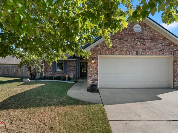 3201 Grand Lake Dr, Bossier City, LA 71111