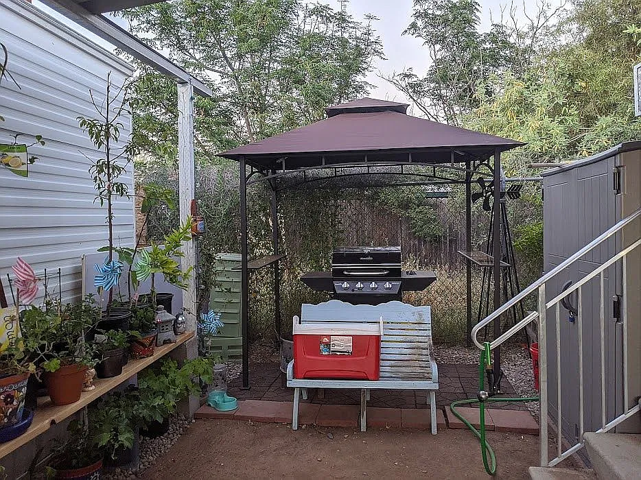 Outside/Carport