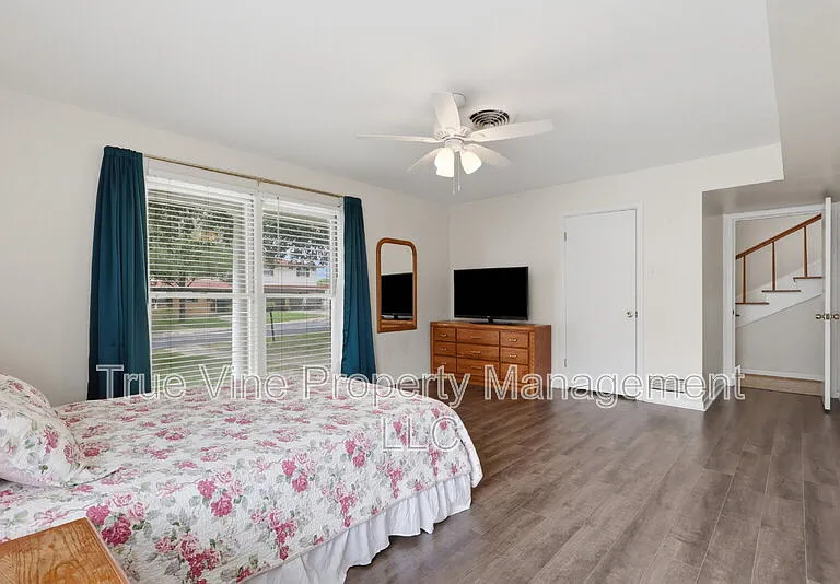 2423 W Gramercy Pl — Photo 18