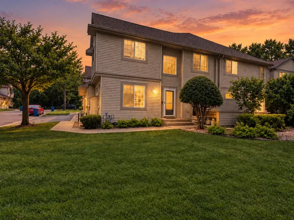 1056 Lovell Ave W, Roseville, MN 55113