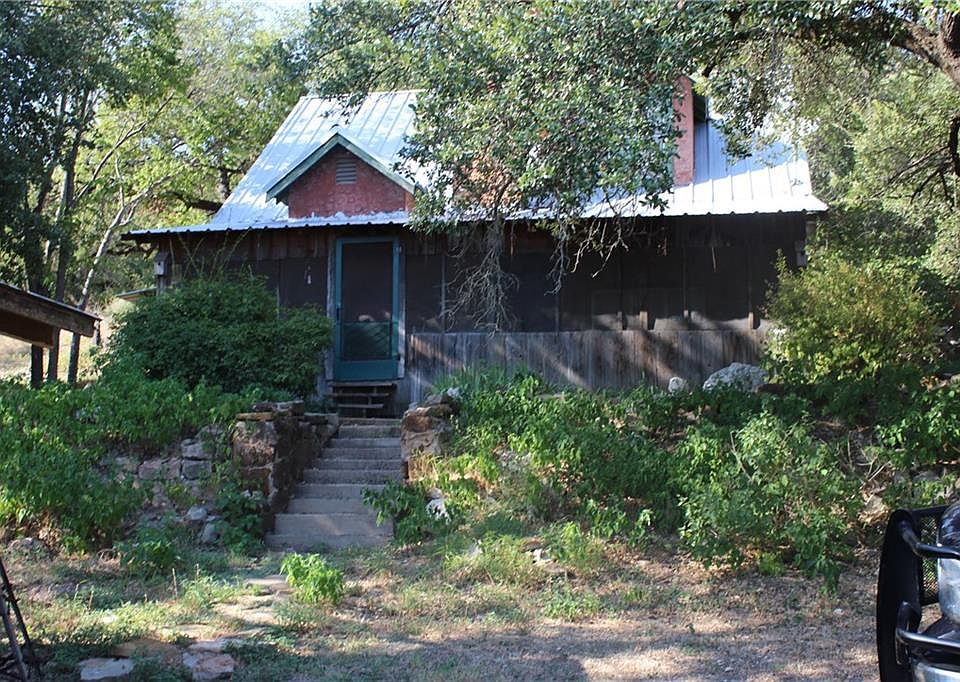 1st image of 402 Mountain Oaks
