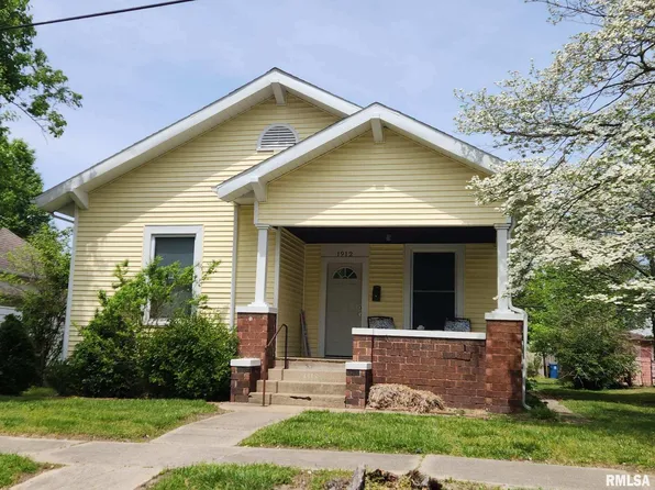 1912 Edith St, Murphysboro, IL 62966
