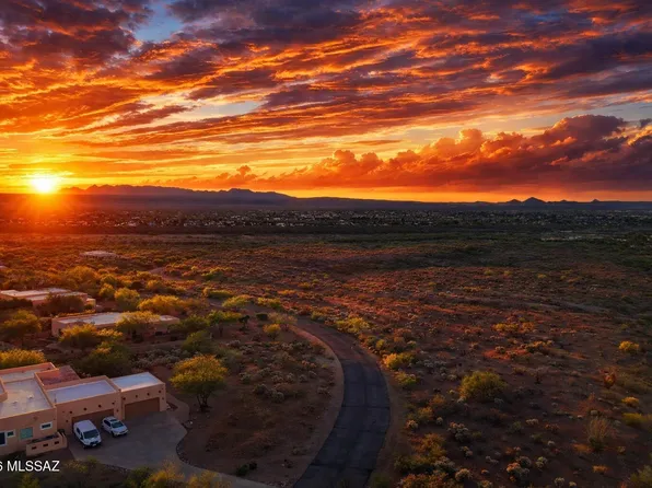 770 E Canyon Rock Rd, Green Valley, AZ 85614