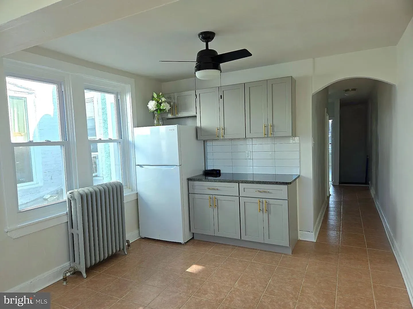 2 bed, 900 sqft, $1,100 — Photo 2