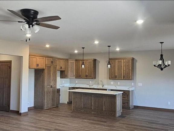 2nd image of 553 Kaylee Ct