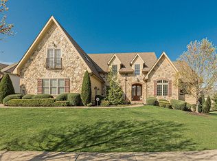 330 Glasgow Dr, Highland Heights, OH 44143