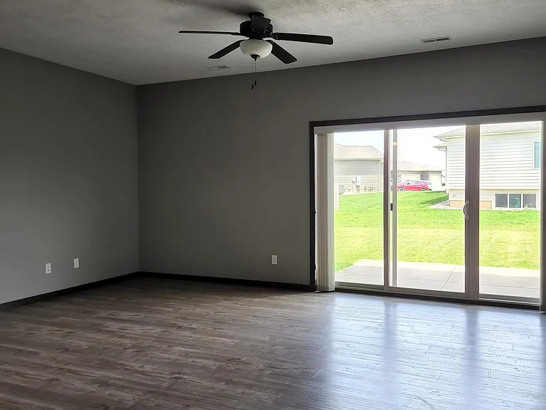9522 W Gert St — Photo 3
