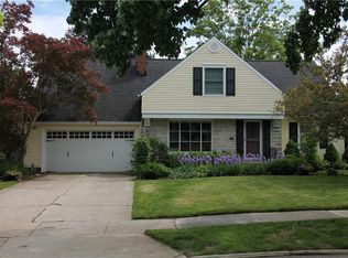 23604 Wimbledon Rd, Shaker Heights, OH 44122