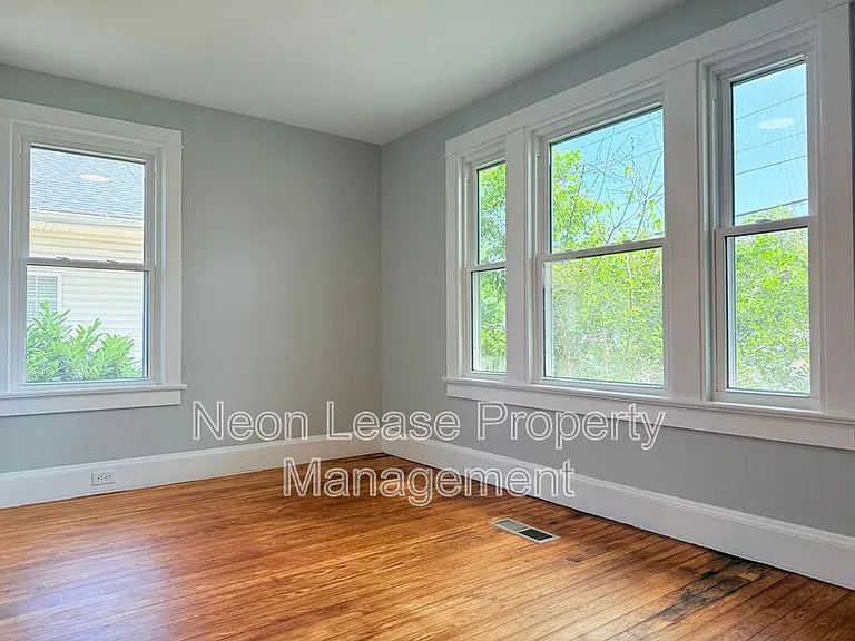 880 S State St #1 — Photo 9