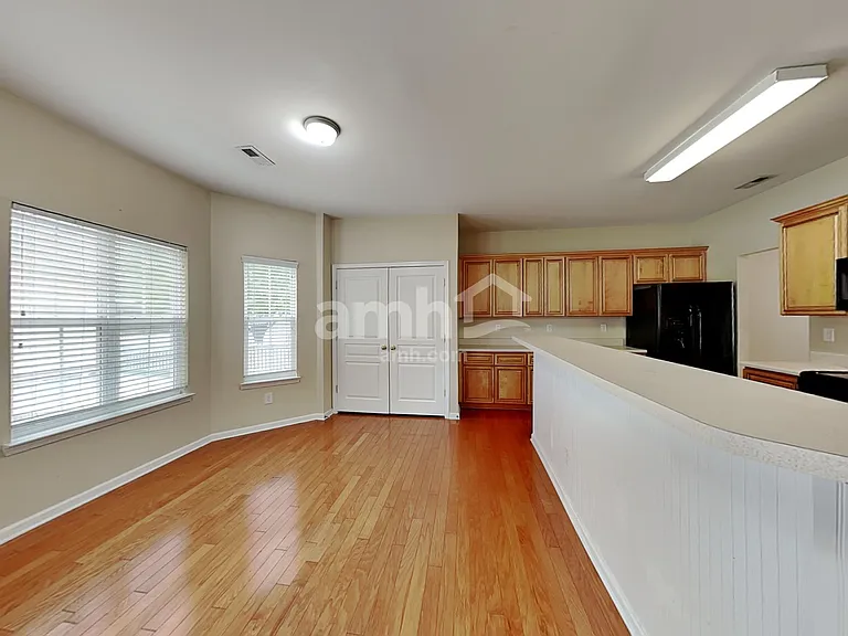 11112 Heritage Green Dr — Photo 4