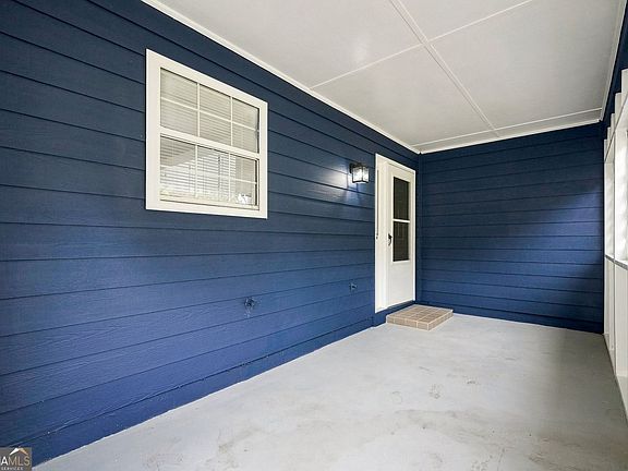 4th image of 115 Stoneview Cir