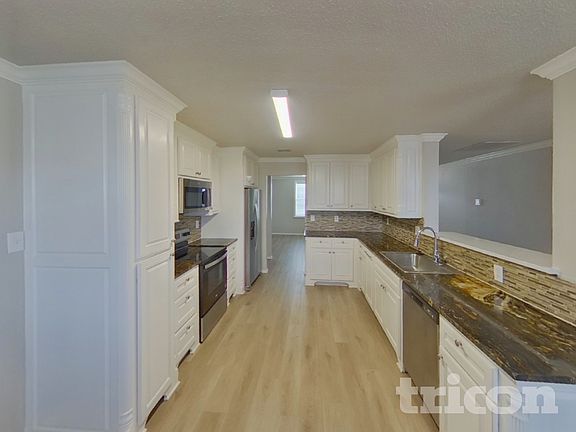 5th image of 3004 Double Oak Dr