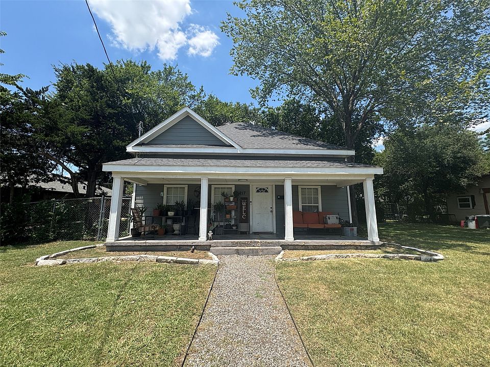 1st image of 217 E Kimbrough St
