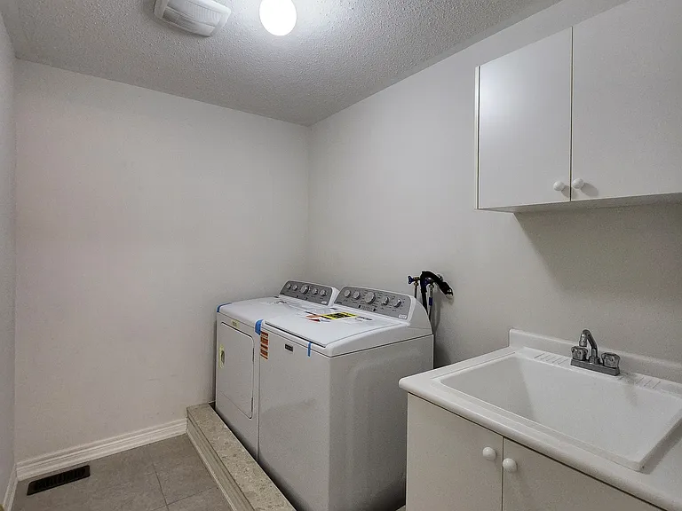 1237 Atkins Dr — Photo 13