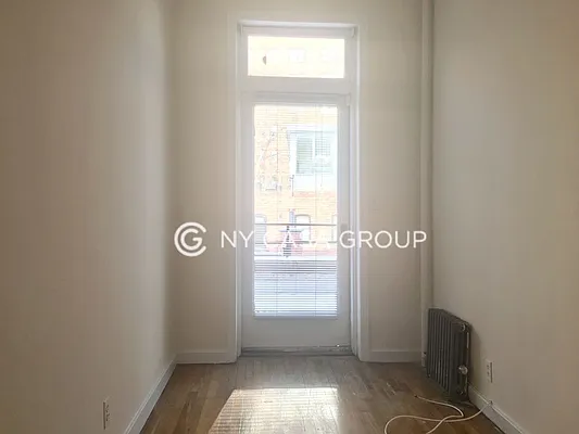 Rented by NY Casa Group | media 18