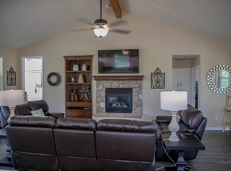 819 Triple Lode Dr — Photo 4