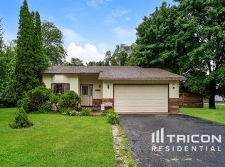 13450 Wellington Ct, Champlin, MN 55316