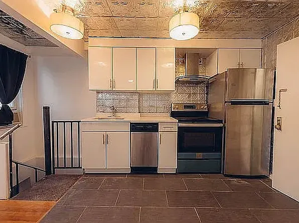 1922 23rd Dr #1, Astoria, NY 11105