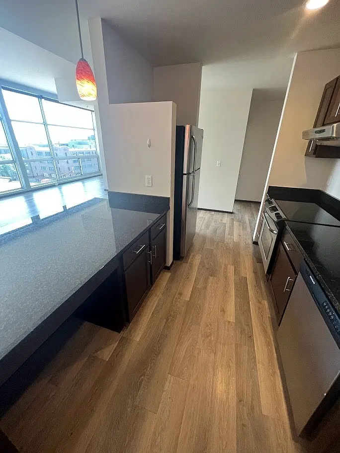 Galaxie High Rise Apartments — Photo 3