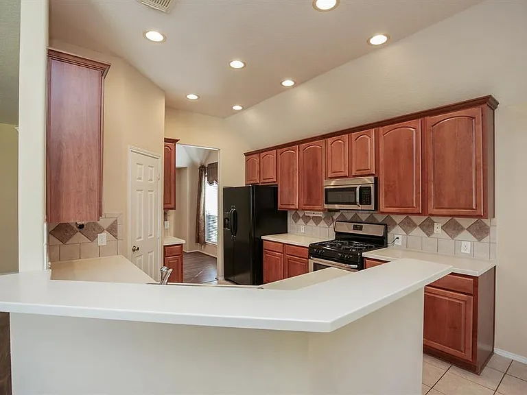 20502 Pioneer Bend Ct — Photo 11