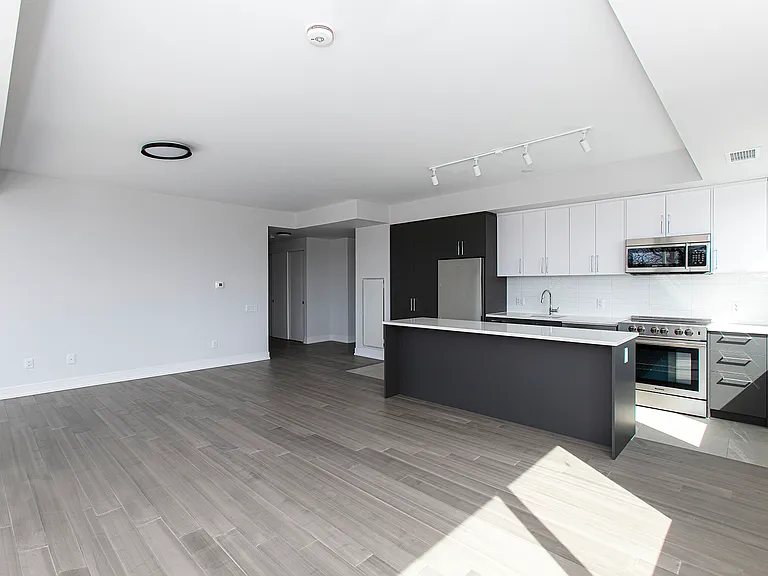 664 Spadina Ave — Photo 19