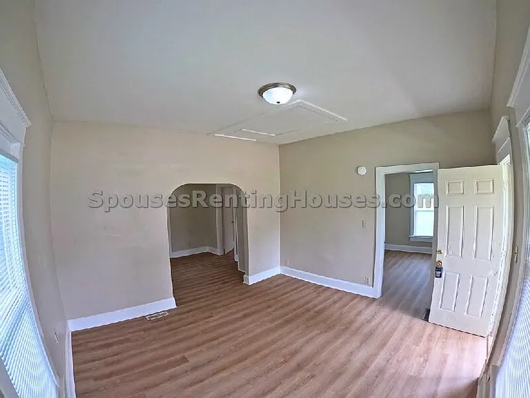 2336 Sycamore St — Photo 6