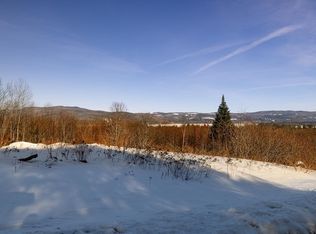 2 Panorama Ln, Hebron, NH 03241