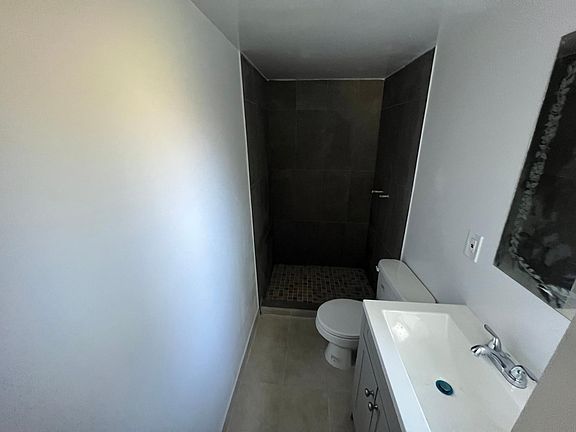 5th image of 1515 W 6th St APT A
