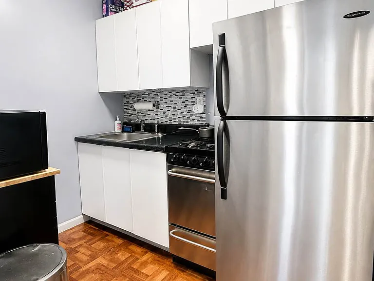 311 E 84th St #5B — Photo 4