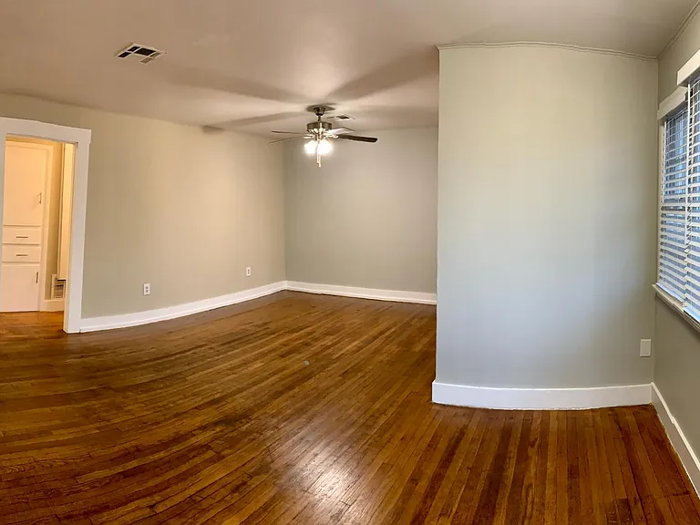 2022 NW 24th St #2022 — Photo 5