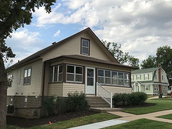 3rd image of 323 1st Ave