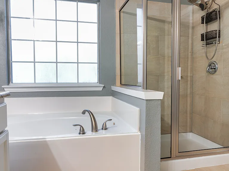 9805 Cliffside Dr — Photo 36