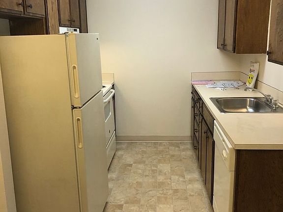 3rd image of 3245-3263 SE Belmont St #3251