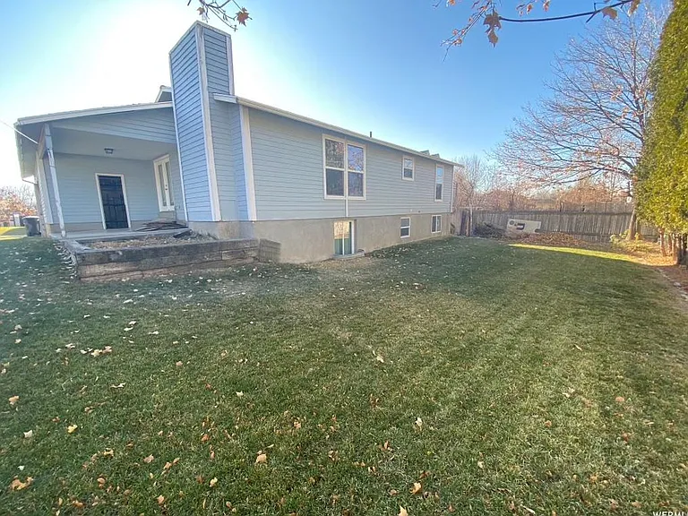 345 E 1200 N — Photo 20