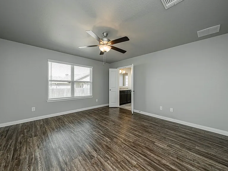 525 Fallbrook Dr — Photo 17