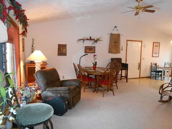 5th image of 2323 Stonefield Ln #1