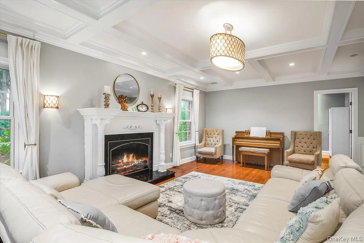 4 bed, 3.5 bath, 3050 sqft, $12,000 — Photo 4