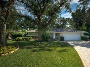 7711 Thunderbird Cir, Sarasota, FL 34243