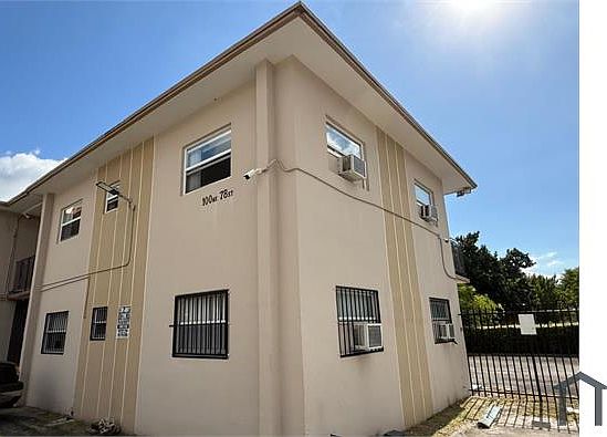 2nd image of 100 NE 78th St APT 4
