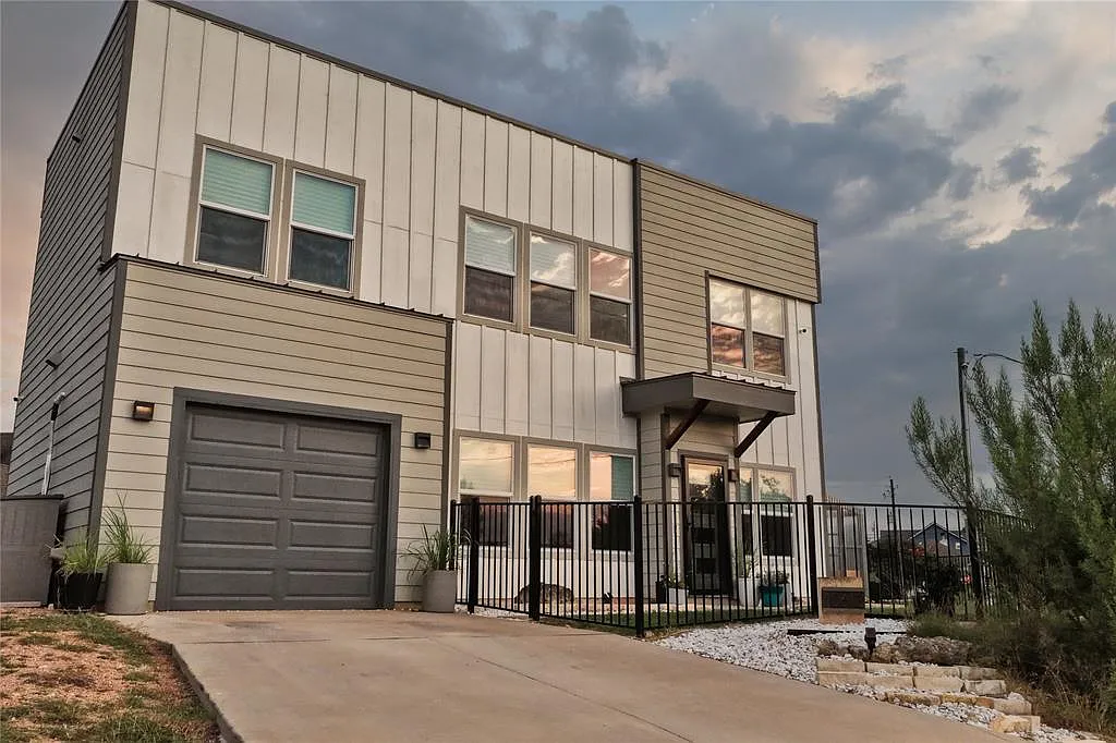 3 bed, 2.5 bath, 1340 sqft, $2,650 — Photo 1